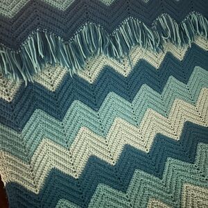 Ocean Waves Chevron Throw Blanket